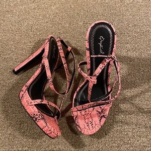 Qupid Snakeskin Strappy Heels 8.5 Black & Pink